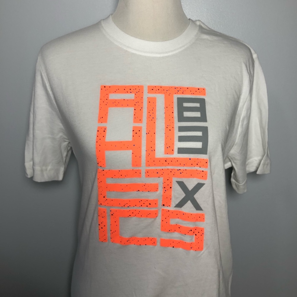 Xersion neon graphic tee